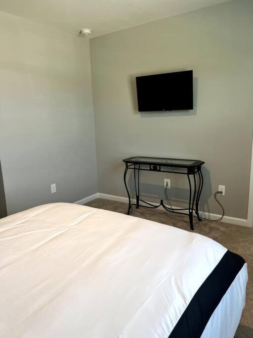 Family Friendly 4Br Home Near Ft Gregg Adams Vsu بطرسبرغ المظهر الخارجي الصورة